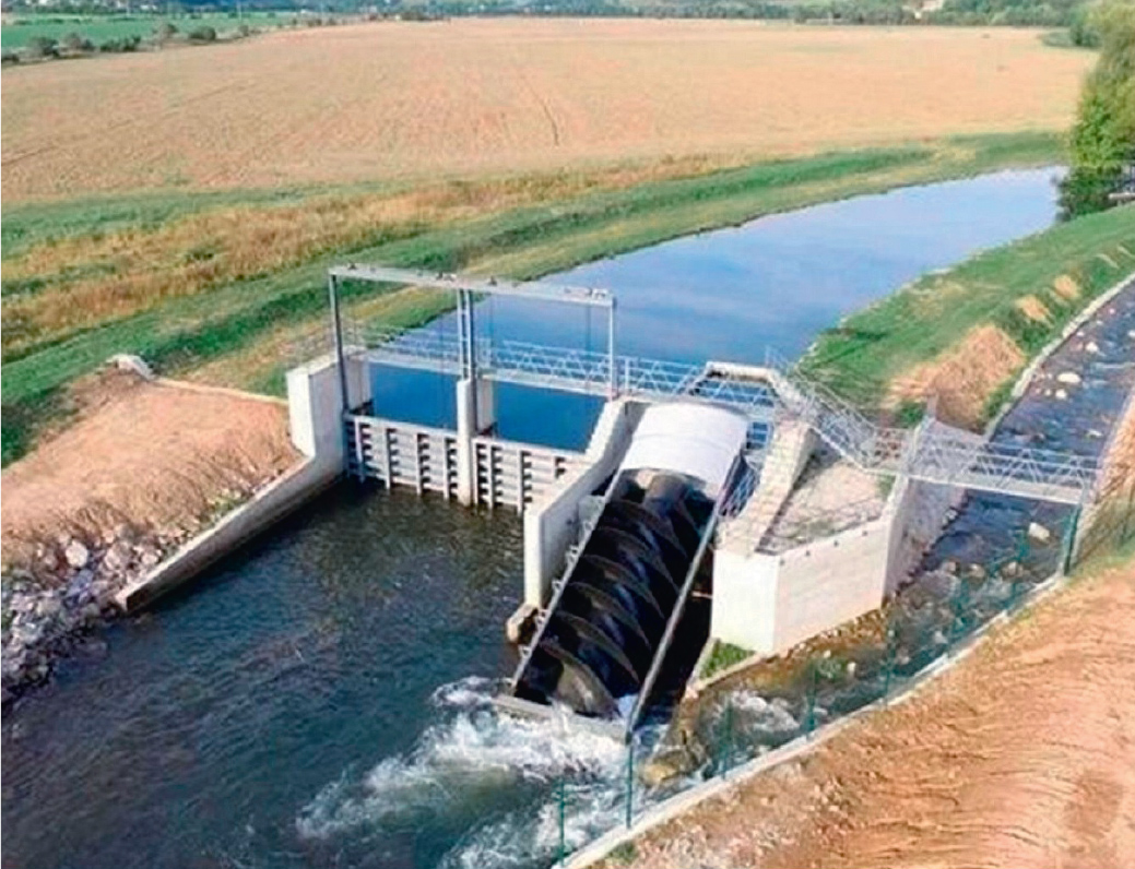 Рис. 9. Вид действующей МГЭС со шнековой турбиной открытого типа