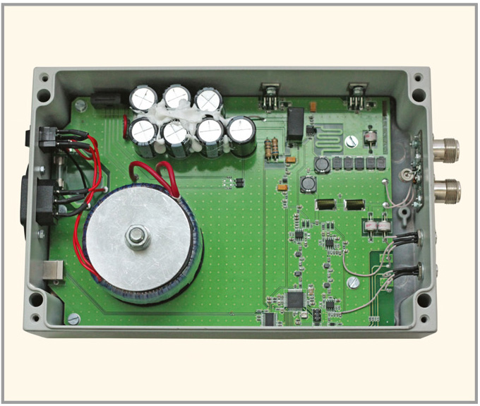 Рис. 4. Блок питания и управления