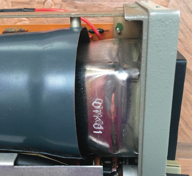 Рис. 6. Крепление раструба пермаллоевого экрана