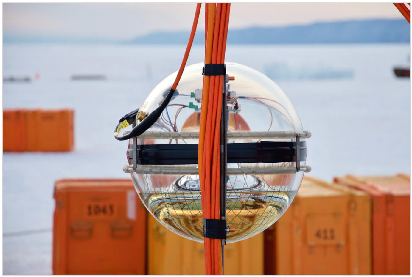 Рис. 11. Оптический модуль нейтринного телескопа Baikal-GVD